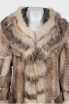 Удлиненная дубленка с мехом