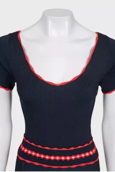 Fitted dress with contrasting trim