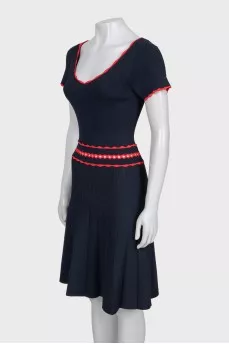 Fitted dress with contrasting trim