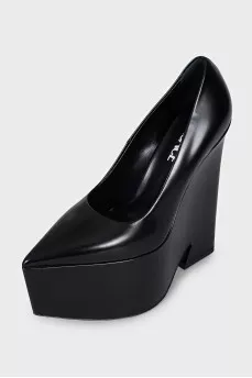 Leather wedge shoes with tag