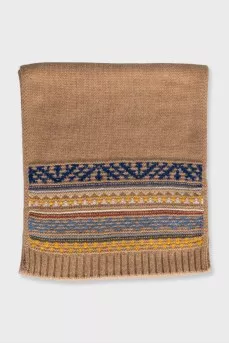 Cashmere scarf with a pattern and tag