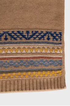 Cashmere scarf with a pattern and tag