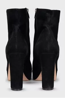 Suede ankle boots with a stable heel