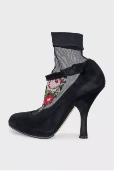 Suede high heel shoes decorated with embroidery