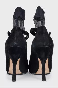 Suede high heel shoes decorated with embroidery