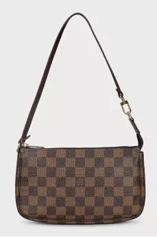 Canvas bag with a zip closure in the signature print