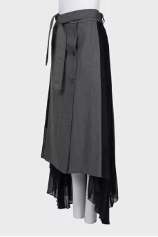 Button-down skirt with an asymmetrical hem