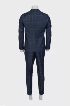 Men's suit in a large check pattern