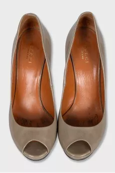 Patent leather grey shoes