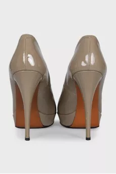 Patent leather grey shoes