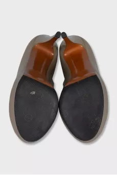 Patent leather grey shoes