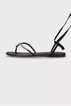 Leather flip-flops with crystals