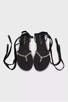 Leather flip-flops with crystals