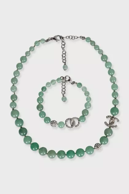 Green necklace and bracelet set
