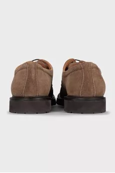 Men's shoes with raised seams