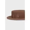 Felt hat with chain