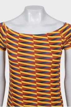 Fitted top with geometric print