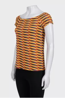 Fitted top with geometric print