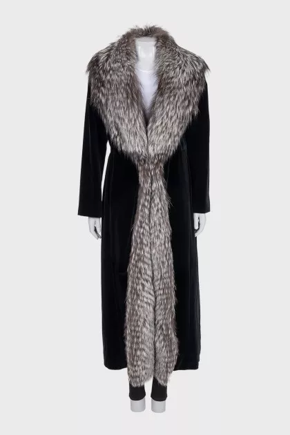 Coat decorated with fox fur
