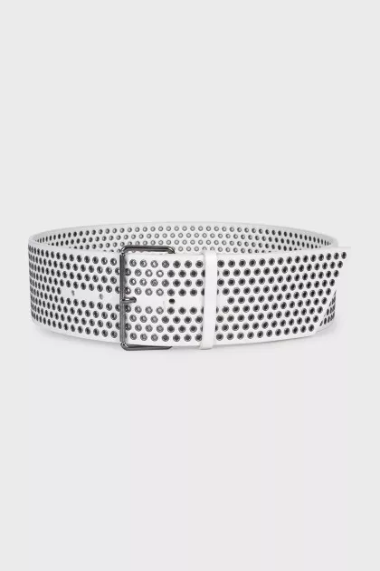 Wide leather belt with eyelet