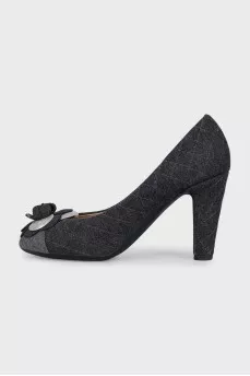 Gray shoes with a rose