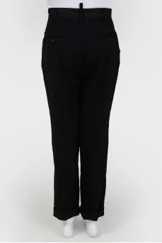 High-rise trousers with zipper and buttons