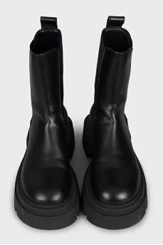 Black round-toe boots