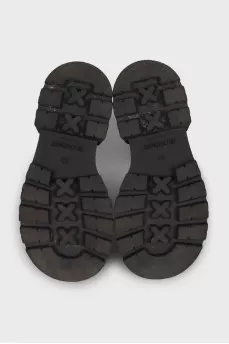 Black round-toe boots