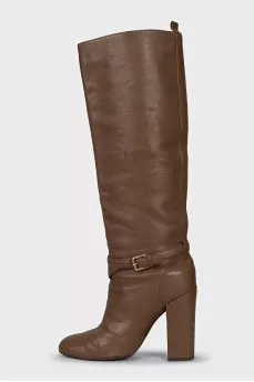 Brown leather boots with heels