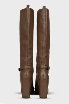 Brown leather boots with heels