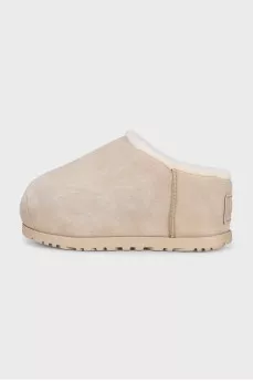 Beige insulated UGG boots