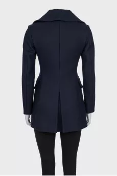 Short coat with a detachable collar