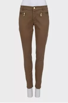 Slim-fit jeans with zippered pockets