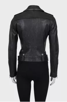 Leather jacket with a fitted cut and a belt