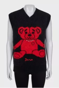 Black vest with a bear print