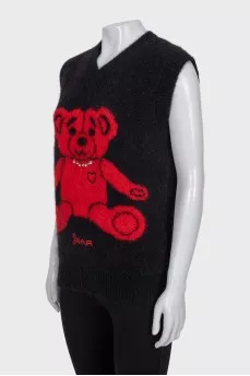 Black vest with a bear print
