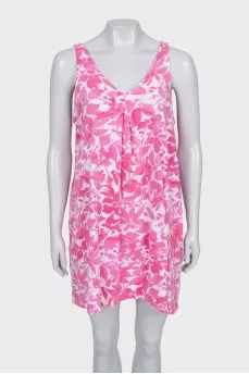 Loose-fitting dress with a pink print