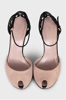 Suede sandals with a braided heel