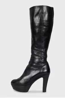 High-heeled leather boots
