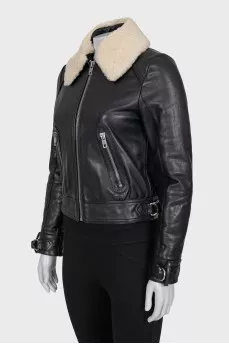 Cropped leather jacket with detachable collar
