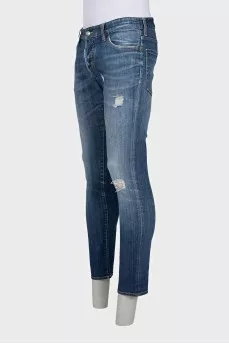 Men's ripped blue jeans