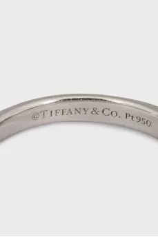 Platinum ring with a round diamond