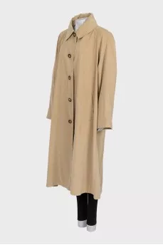 Oversized buttoned raincoat