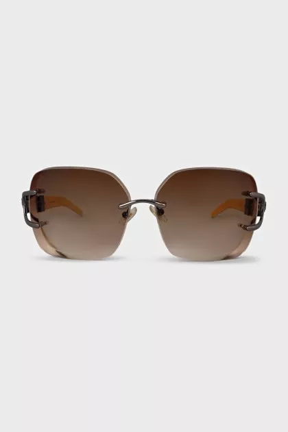 Sunglasses with leather temples
