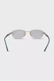Frame with gradient lens