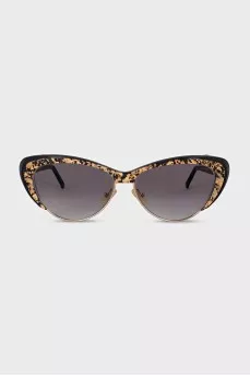 Cat eye sunglasses with colored frames