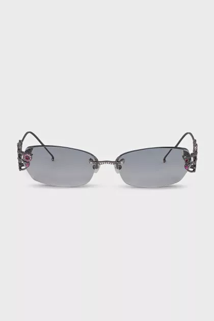 Oval frame with crystals