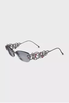 Oval frame with crystals