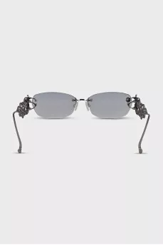 Oval frame with crystals