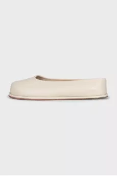 Leather ballet flats with asymmetrical toe